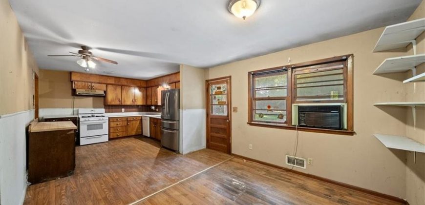 Homes for Sale in Kansas City, MO 64116 | 2425 NE 38th Street