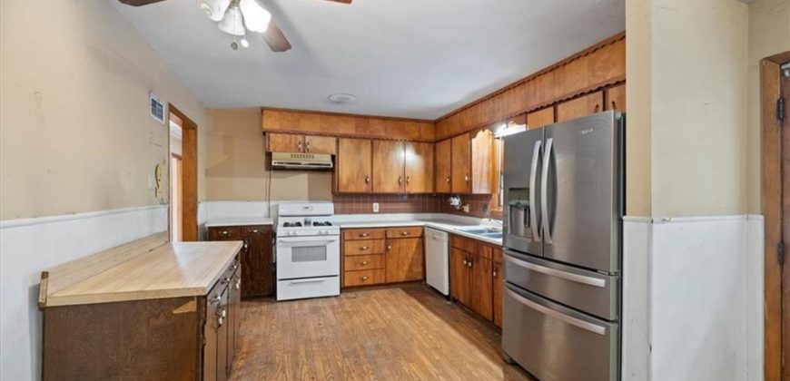 Homes for Sale in Kansas City, MO 64116 | 2425 NE 38th Street