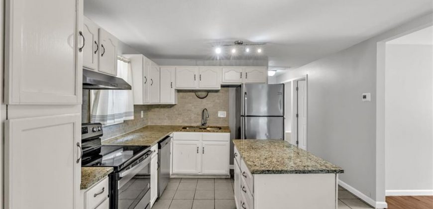 Homes for Sale in Gladstone, MO 64118 | 810 NE 62ND Street