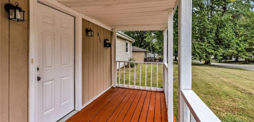 Homes for Sale in Gladstone, MO 64118 | 810 NE 62ND Street