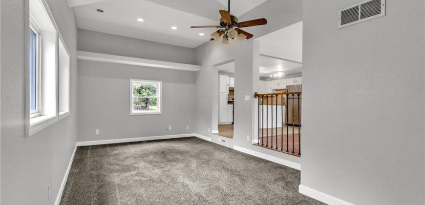 Homes for Sale in Gladstone, MO 64118 | 810 NE 62ND Street