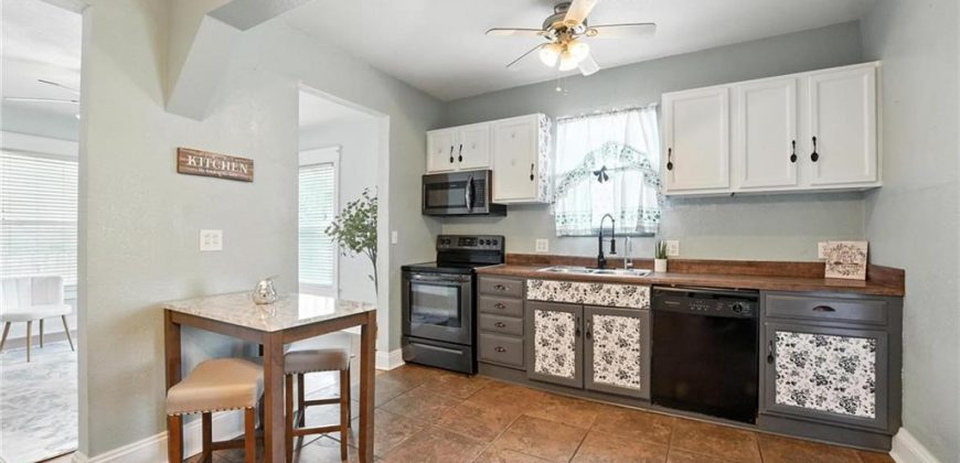 Homes for Sale in Liberty, MO 64068 | 134 S Lincoln Street