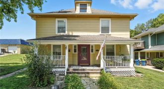 Homes for Sale in Liberty, MO 64068 | 134 S Lincoln Street