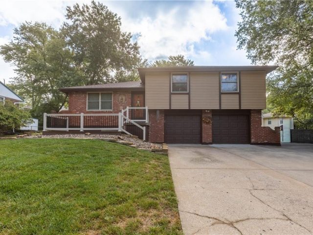 Homes for Sale in Liberty, MO 64068 | 1331  Park Lane