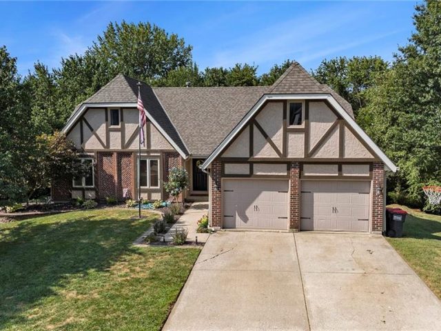 Homes for Sale in Kearney, MO 64060 | 1404  Colony Drive