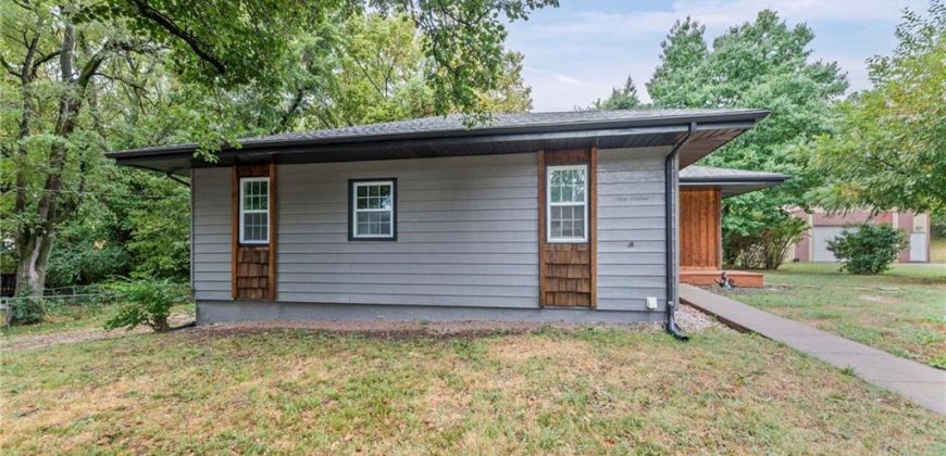 Homes for Sale in Claycomo, MO 64119 | 116 N Emerson Avenue