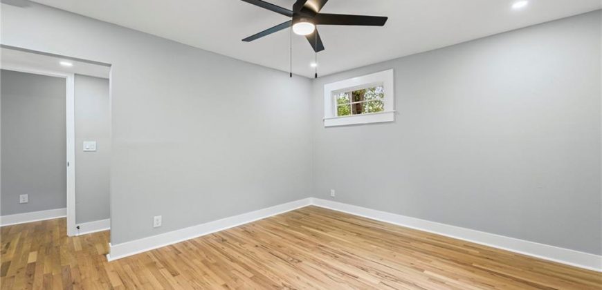 Homes for Sale in Claycomo, MO 64119 | 116 N Emerson Avenue