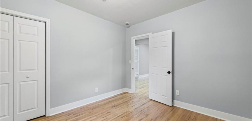 Homes for Sale in Claycomo, MO 64119 | 116 N Emerson Avenue