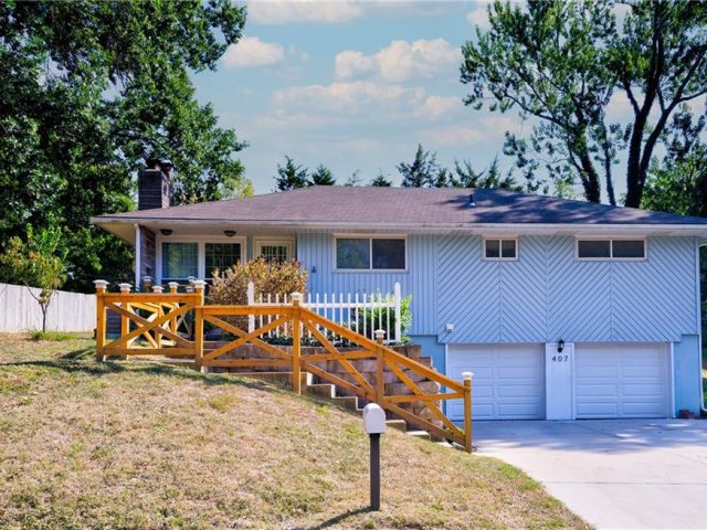 Homes for Sale in Kansas City, MO 64118 | 407 NE 62nd Place
