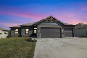 604--Blackhawke-Drive-mls-2545887-image-1