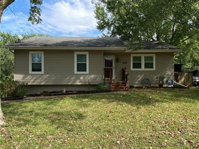 Homes for Sale in Excelsior Springs, MO 64024 | 609  Kimberly Drive