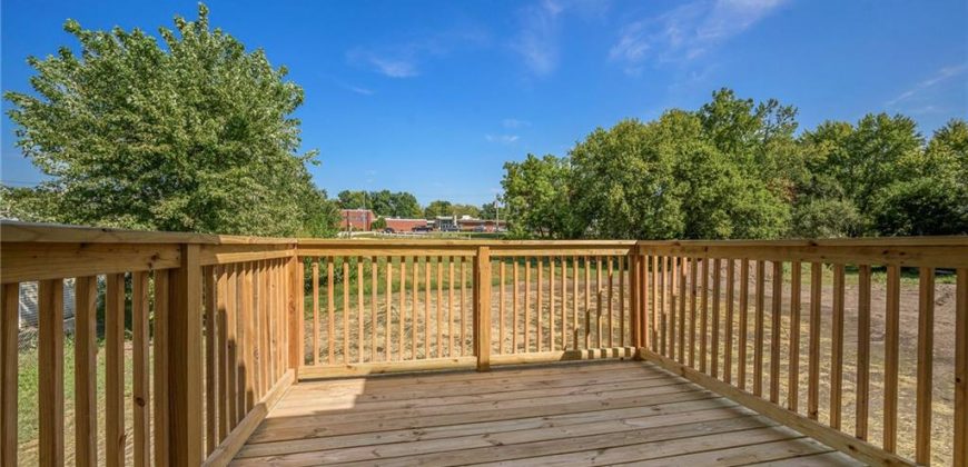 Homes for Sale in Smithville, MO 64089 | 523  Hawthorne Street