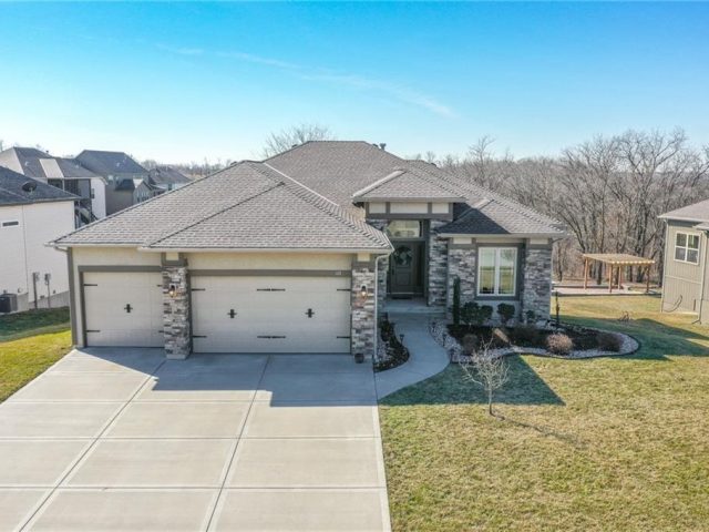 Homes for Sale in Smithville, MO 64089 | 601  Rock Bridge Court