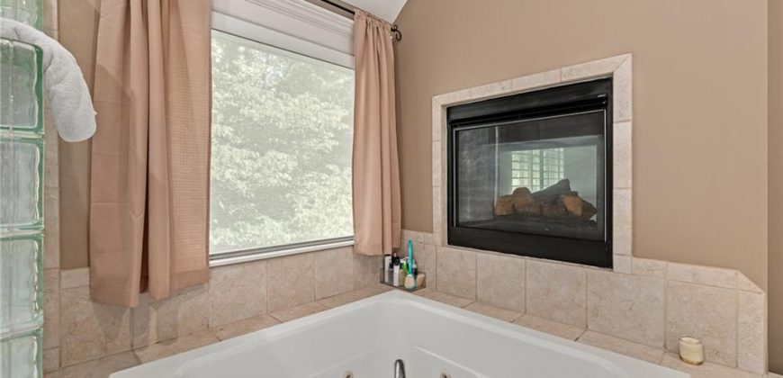 Homes for Sale in Kansas City, MO 64154 | 6715 NW 102nd Terrace