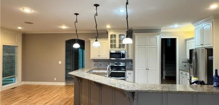 Homes for Sale in Kansas City, MO 64154 | 6715 NW 102nd Terrace