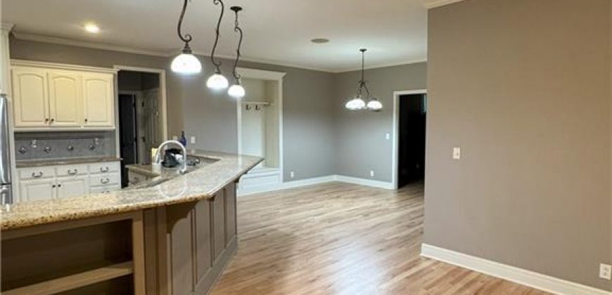 Homes for Sale in Kansas City, MO 64154 | 6715 NW 102nd Terrace