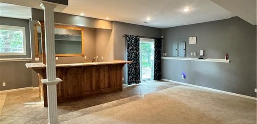 Homes for Sale in Kansas City, MO 64154 | 6715 NW 102nd Terrace