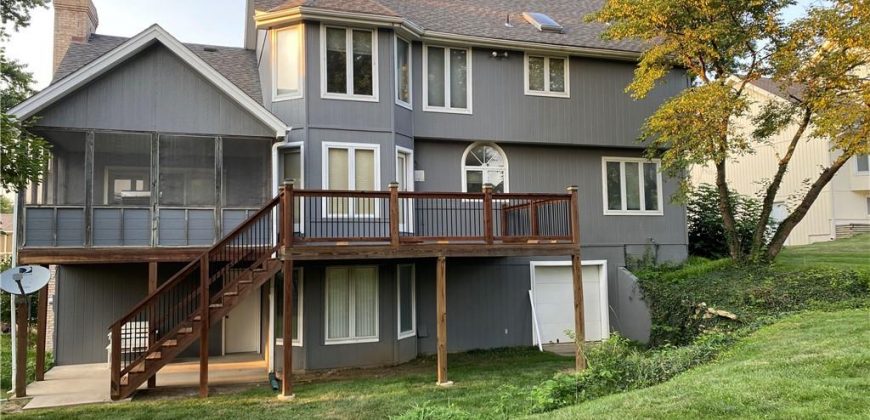 Homes for Sale in Gladstone, MO 64119 | 3105 NE 70 Street