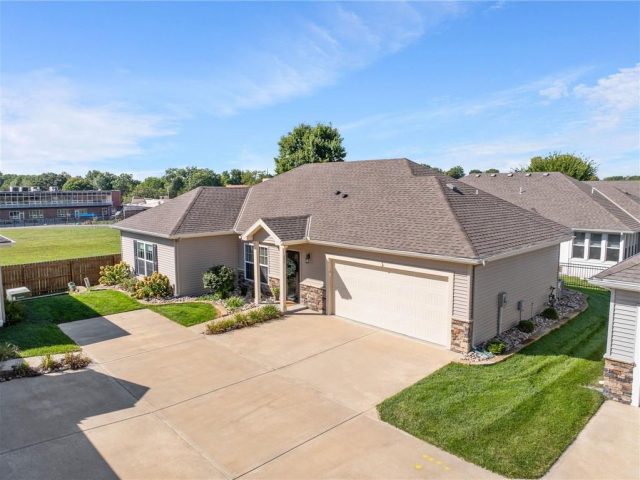 Homes for Sale in Gladstone, MO 64118 | 835 NE 65th Terrace