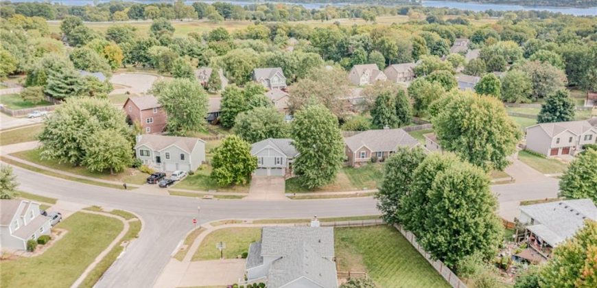 Homes for Sale in Smithville, MO 64089 | 310  Mesa Drive