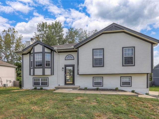 Homes for Sale in Kansas City, MO 64157 | 10615 N Ditman Avenue
