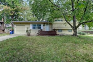 2400-NE-SHADY LANE-Drive-mls-2579174-image-1