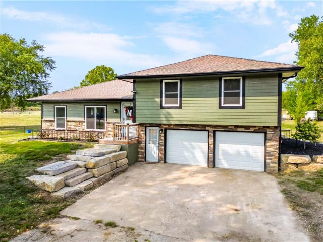 Homes for Sale in Kearney, MO 64060 | 15612 NE 140th Terrace