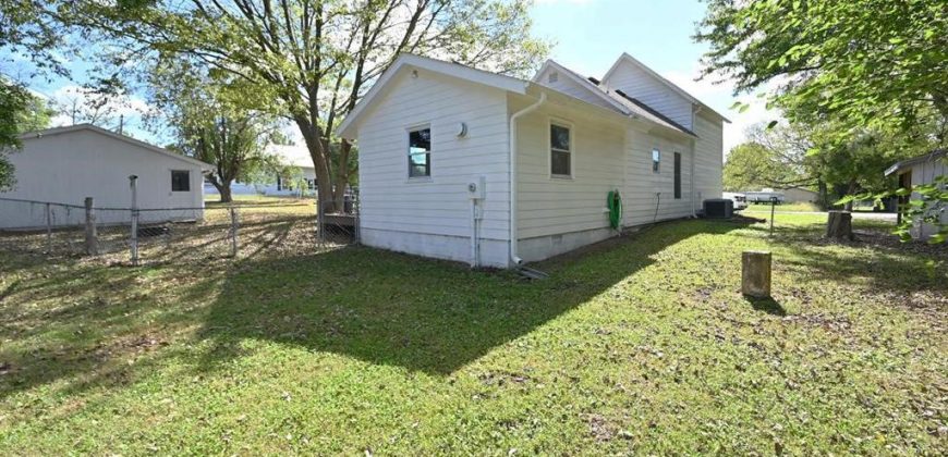 Homes for Sale in Dearborn, MO 64439 | 32  Mill Street