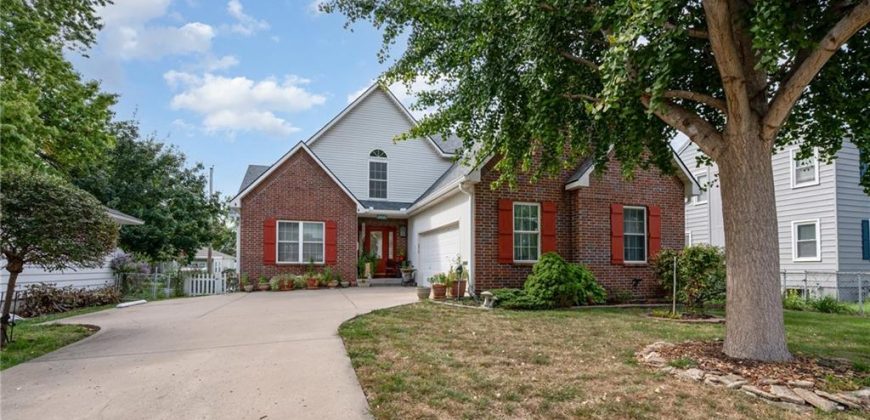 Homes for Sale in North Kansas City, MO 64116 | 2412  Fayette Street