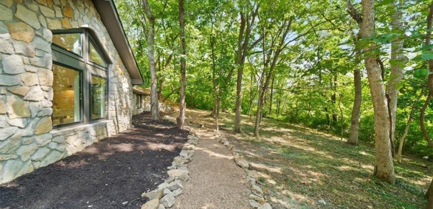 Homes for Sale in Parkville, MO 64152 | 7601 E Forest Lakes Drive
