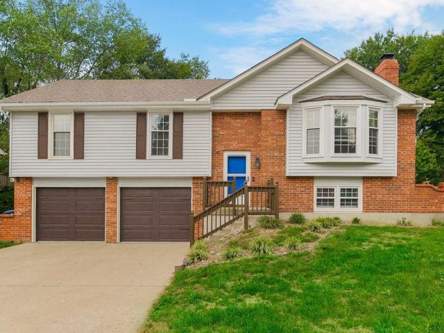 Homes for Sale in Liberty, MO 64068 | 918  Amesbury Avenue