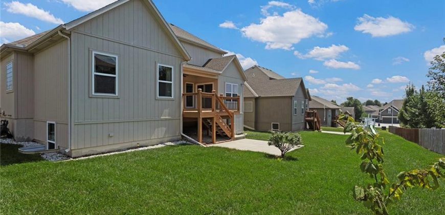 Homes for Sale in Kansas City, MO 64154 | 9414 N Helena Avenue