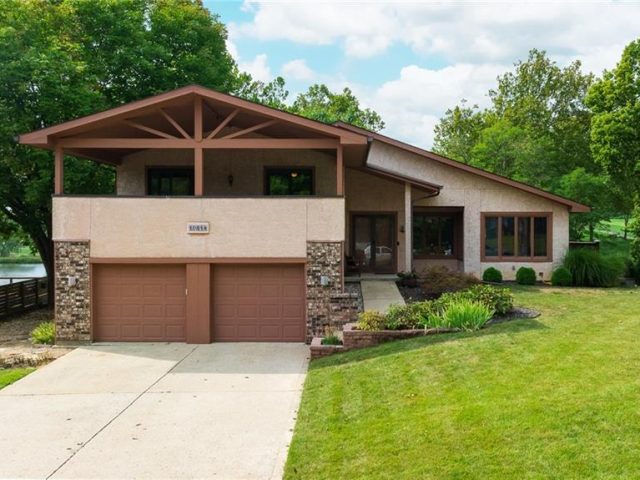 Homes for Sale in Parkville, MO 64152 | 10414 NW Mirror Lake Drive