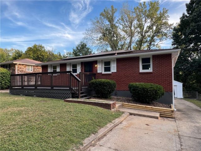 Homes for Sale in Kansas City, MO 64117 | 4417 NE Sunnybrook Lane