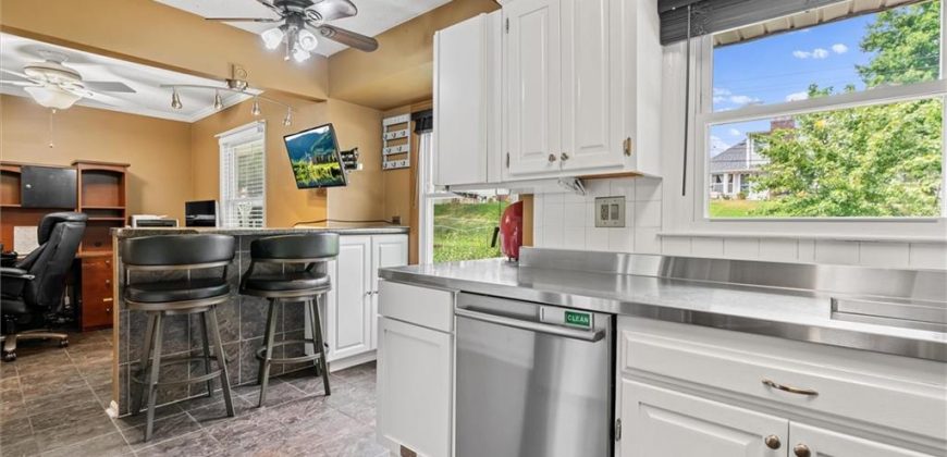 Homes for Sale in Kansas City, MO 64118 | 1206 NE 81st Terrace