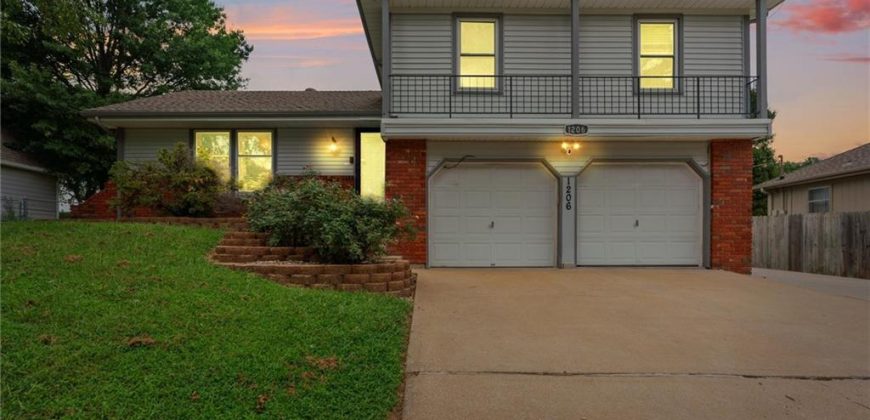 Homes for Sale in Kansas City, MO 64118 | 1206 NE 81st Terrace