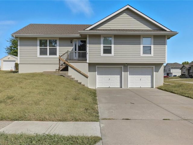 Homes for Sale in Smithville, MO 64089 | 1110  BUTTERCUP Street
