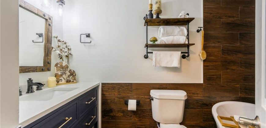 Homes for Sale in Gladstone, MO 64119 | 6015 N KANSAS Avenue