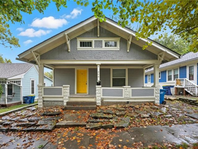 Homes for Sale in Liberty, MO 64068 | 206  Groom Street