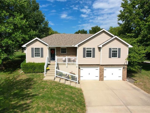 Homes for Sale in Excelsior Springs, MO 64024 | 1724  Aspen Lane