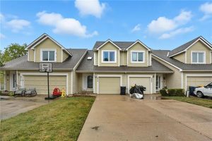 8218-NW-Bradford-Court-mls-2577340-image-1