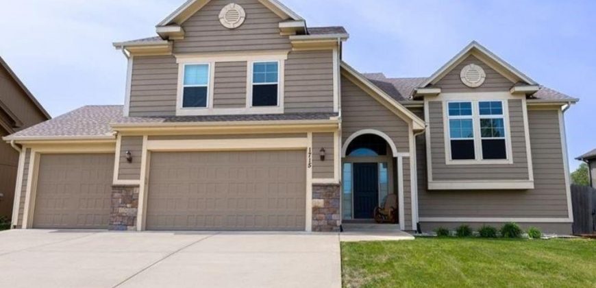 Homes for Sale in Kansas City, MO 64155 | 1715 NW 93rd Street