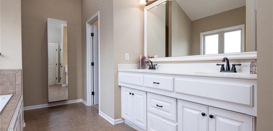 Homes for Sale in Kansas City, MO 64155 | 1715 NW 93rd Street