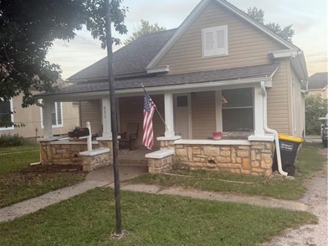 Homes for Sale in Excelsior Springs, MO 64024 | 821  St Louis Avenue