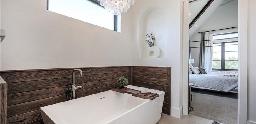 Homes for Sale in Kansas City, MO 64157 | 8512 N Booth Avenue