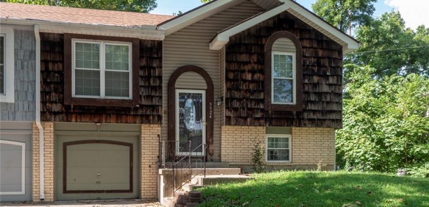 Homes for Sale in Parkville, MO 64152 | 5924 NW Creekview Drive