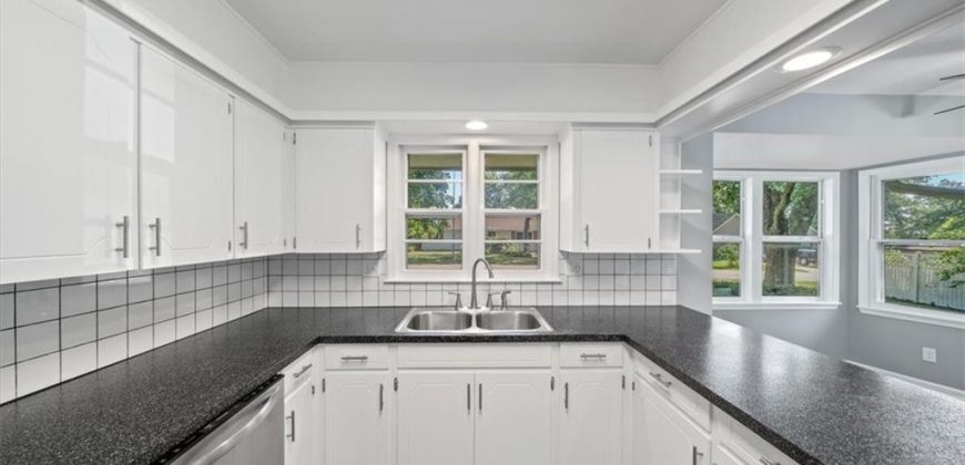 Homes for Sale in Kansas City, MO 64154 | 2405 NW Powderhorn Drive