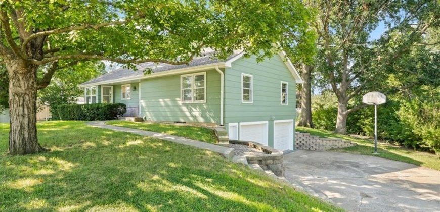 Homes for Sale in Kansas City, MO 64154 | 2405 NW Powderhorn Drive