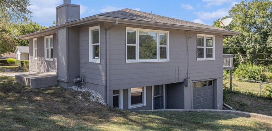 Homes for Sale in Kansas City, MO 64118 | 1008 NE 72nd Street