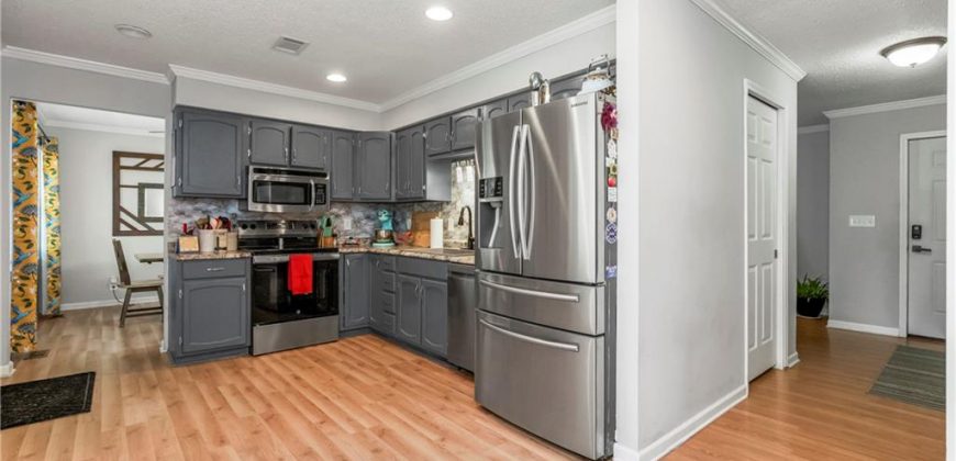 Homes for Sale in Kansas City, MO 64155 | 11018 N Kenwood Avenue